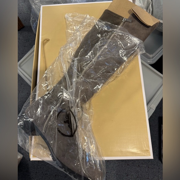 Michael Kors Shoes - NWT Michael Kors Mushroom Suede Branson Boots sz 11